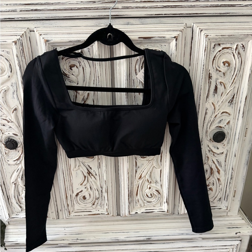 Brand New Black Legacy Support Long Sleeve Crop Top for night out or gym